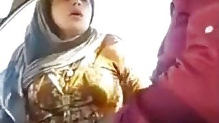 Good looking Pakistani slut sucks a cock in the car tube porn video