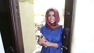 Gadis Muslim TeenPies Memuji AhLaong Dick