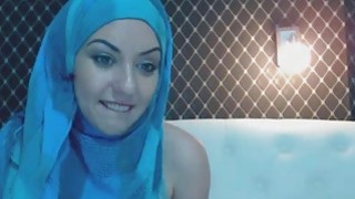 Babe Muslim Ini Adalah Bom Seks yang Nyata