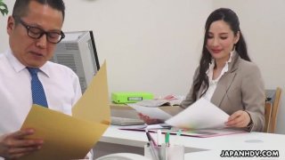 Ai kamijou - jalang kantor mendapat penis besar di vagina basah