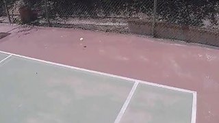 Tenis dan pelajaran bercinta untuk remaja berdada