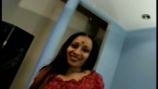 Fugly Indian mom mendapat cambuk basahnya dimakan hingga kering