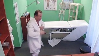 Dokter meniduri pasien setelah perawatnya di rumah sakit palsu