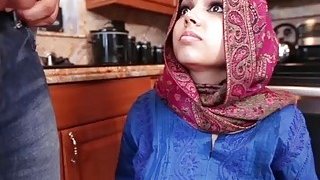Murid pertukaran pelajar Muslim yang taat beranjak jauh di vagina arab-nya