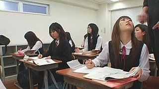 Pendidikan seks di Asia. Cumshots wajah remaja