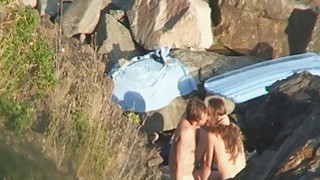 Cuplikan kamera tersembunyi dari seks pantai