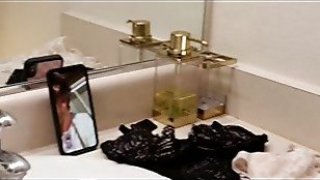 A thirsty girl that loves big cockhdnyg