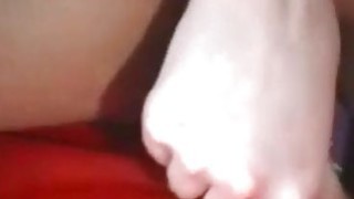 Close up lucu smear cum di seluruh vaginanya