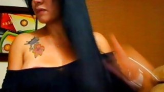 Tampan brunette latina di webcam menggoda
